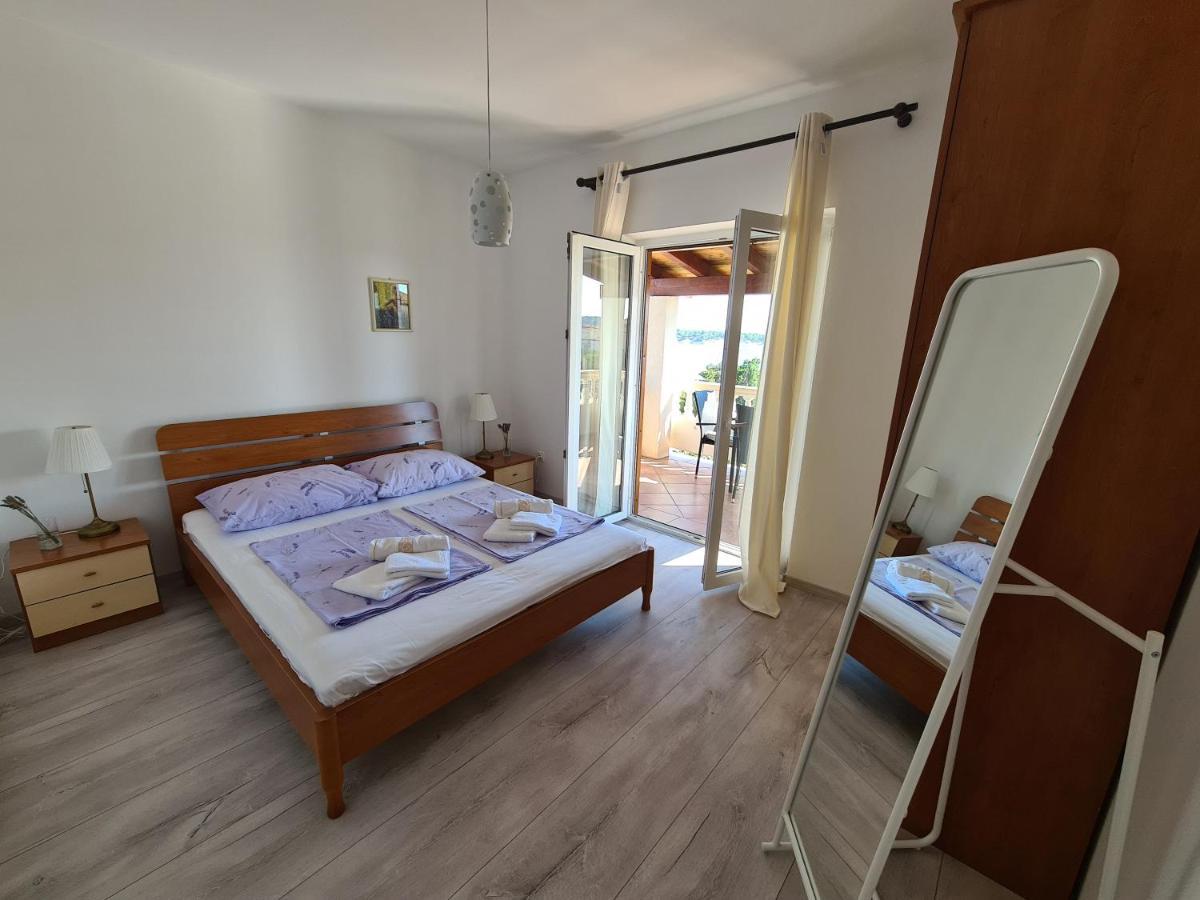 Apartman Karmen Barbat na Rabu Exterior foto