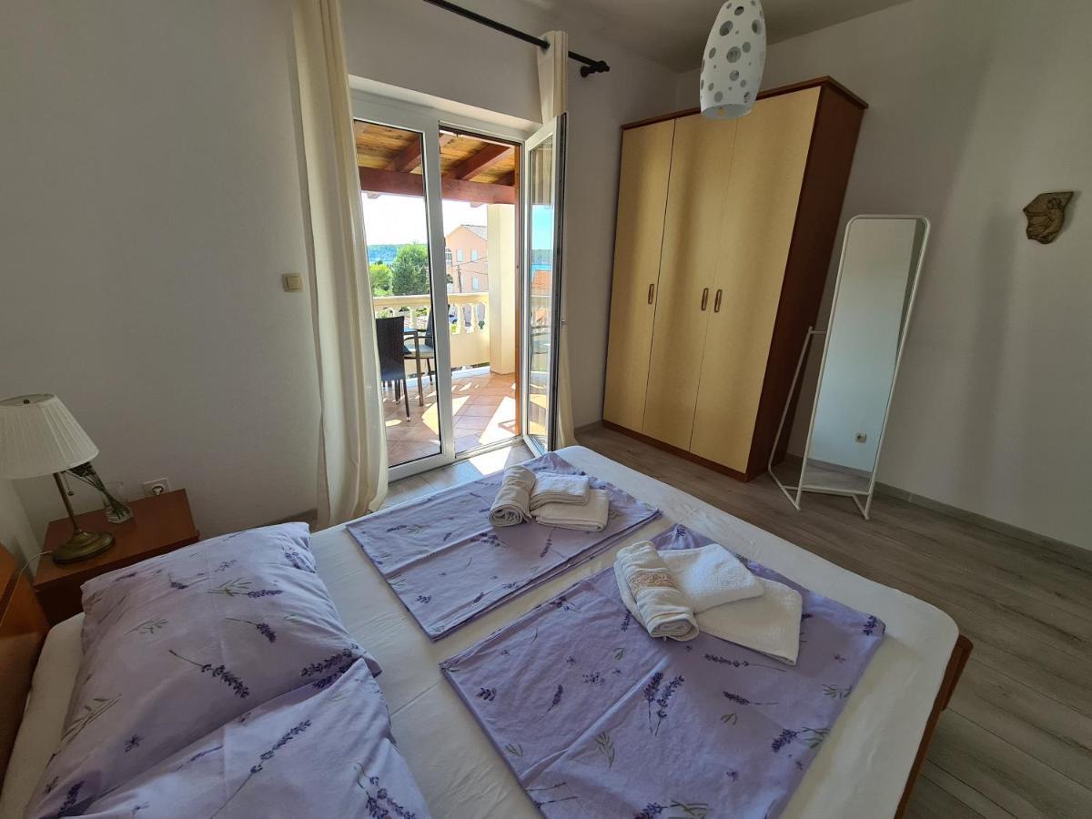 Apartman Karmen Barbat na Rabu Exterior foto