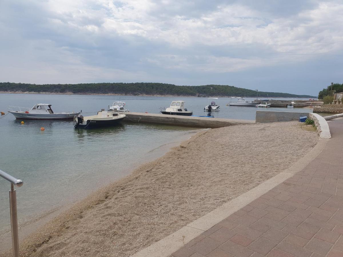 Apartman Karmen Barbat na Rabu Exterior foto