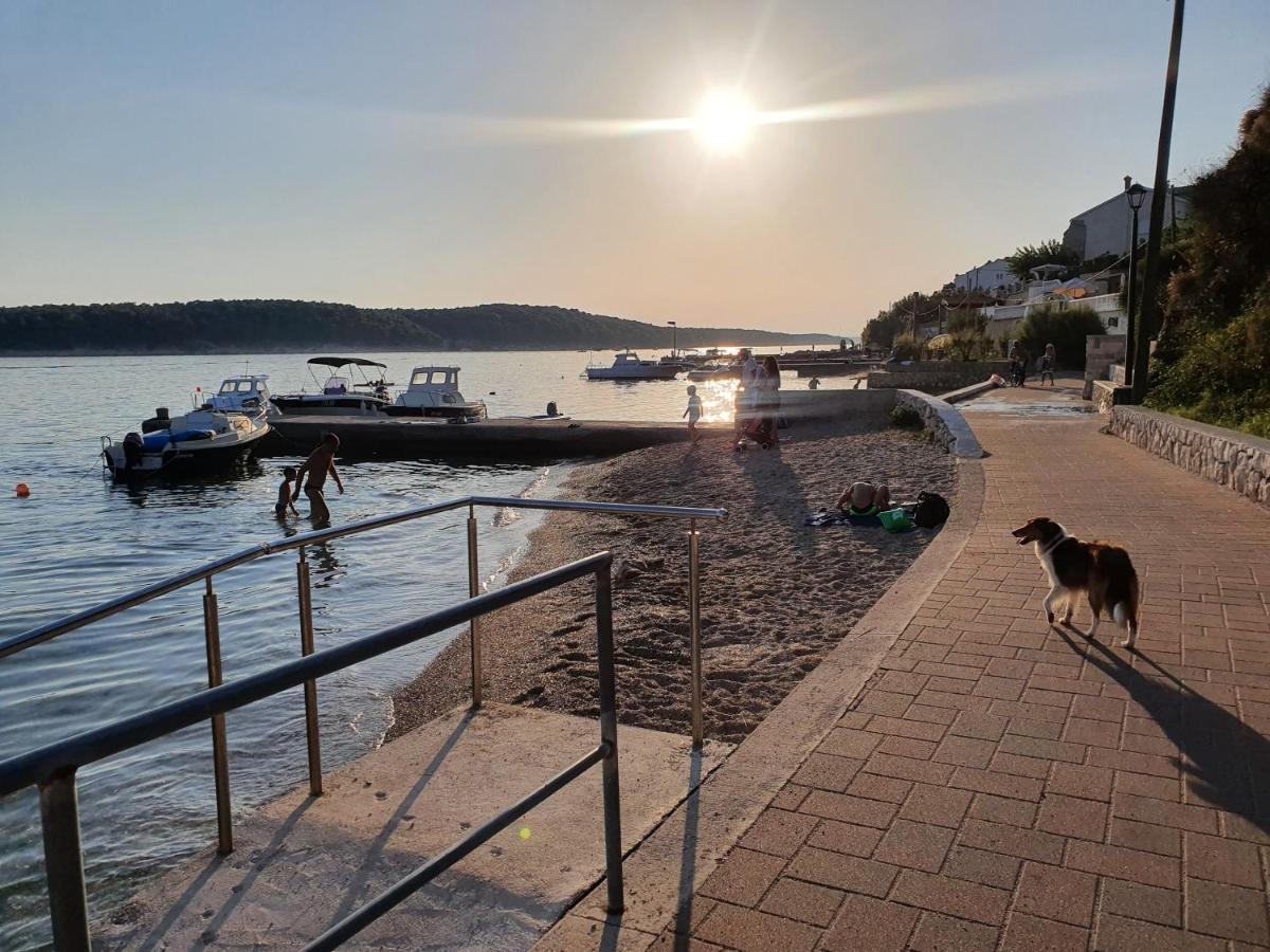 Apartman Karmen Barbat na Rabu Exterior foto